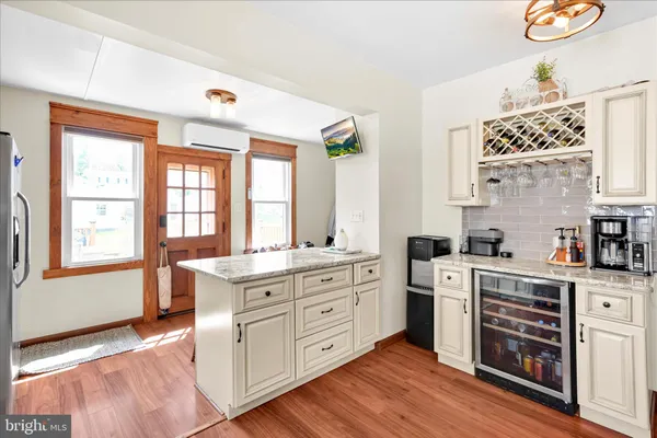 $289,900 | 137 East Walter Street, Summit Hill, PA 18250