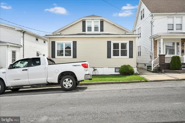 $289,900 | 137 East Walter Street, Summit Hill, PA 18250