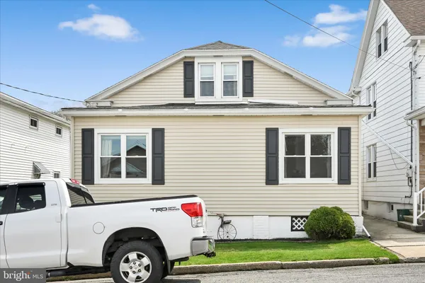 $289,900 | 137 East Walter Street, Summit Hill, PA 18250