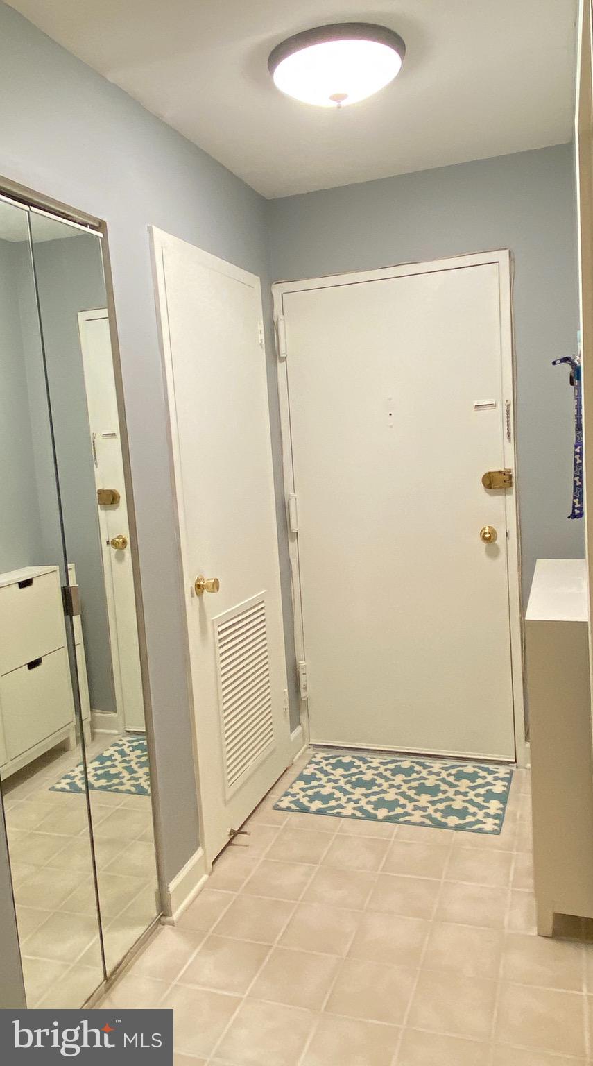 1411 Northgate Square, Unit 22B Reston, VA 20190 - Photo 2 of 17 Foyer