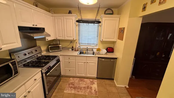 $390,000 | 550 Arnold Street, Philadelphia, PA 19111