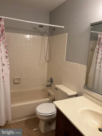 $410,000 | 550 Arnold Street, Philadelphia, PA 19111