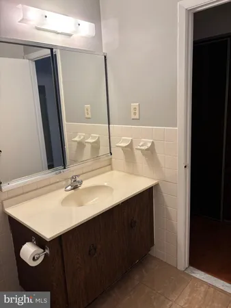 $390,000 | 550 Arnold Street, Philadelphia, PA 19111