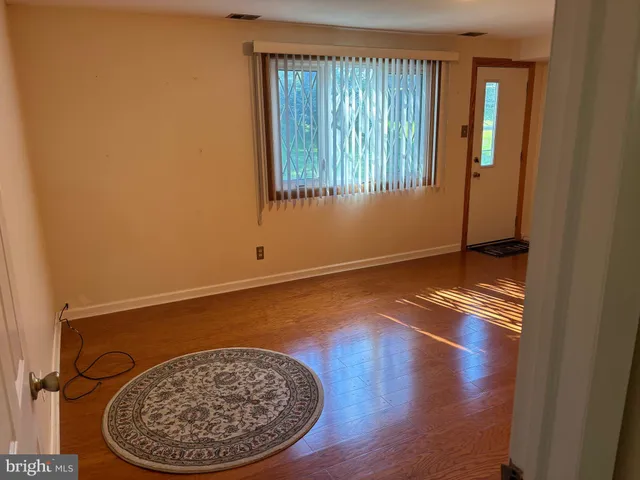 $410,000 | 550 Arnold Street, Philadelphia, PA 19111