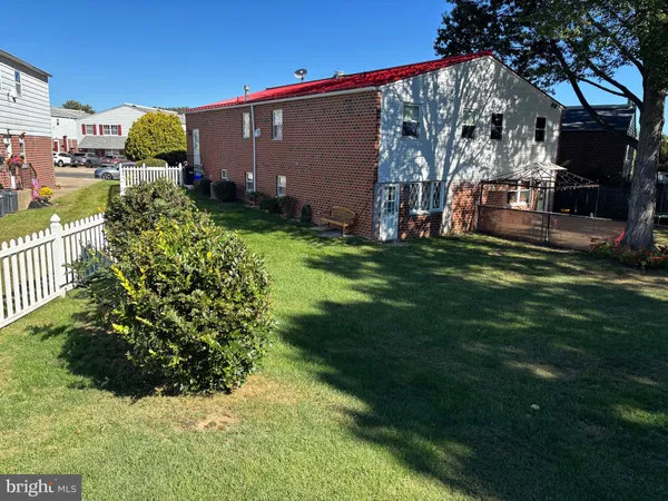 $390,000 | 550 Arnold Street, Philadelphia, PA 19111