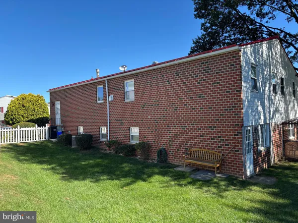 $390,000 | 550 Arnold Street, Philadelphia, PA 19111