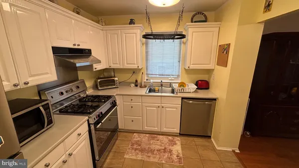 $390,000 | 550 Arnold Street, Philadelphia, PA 19111