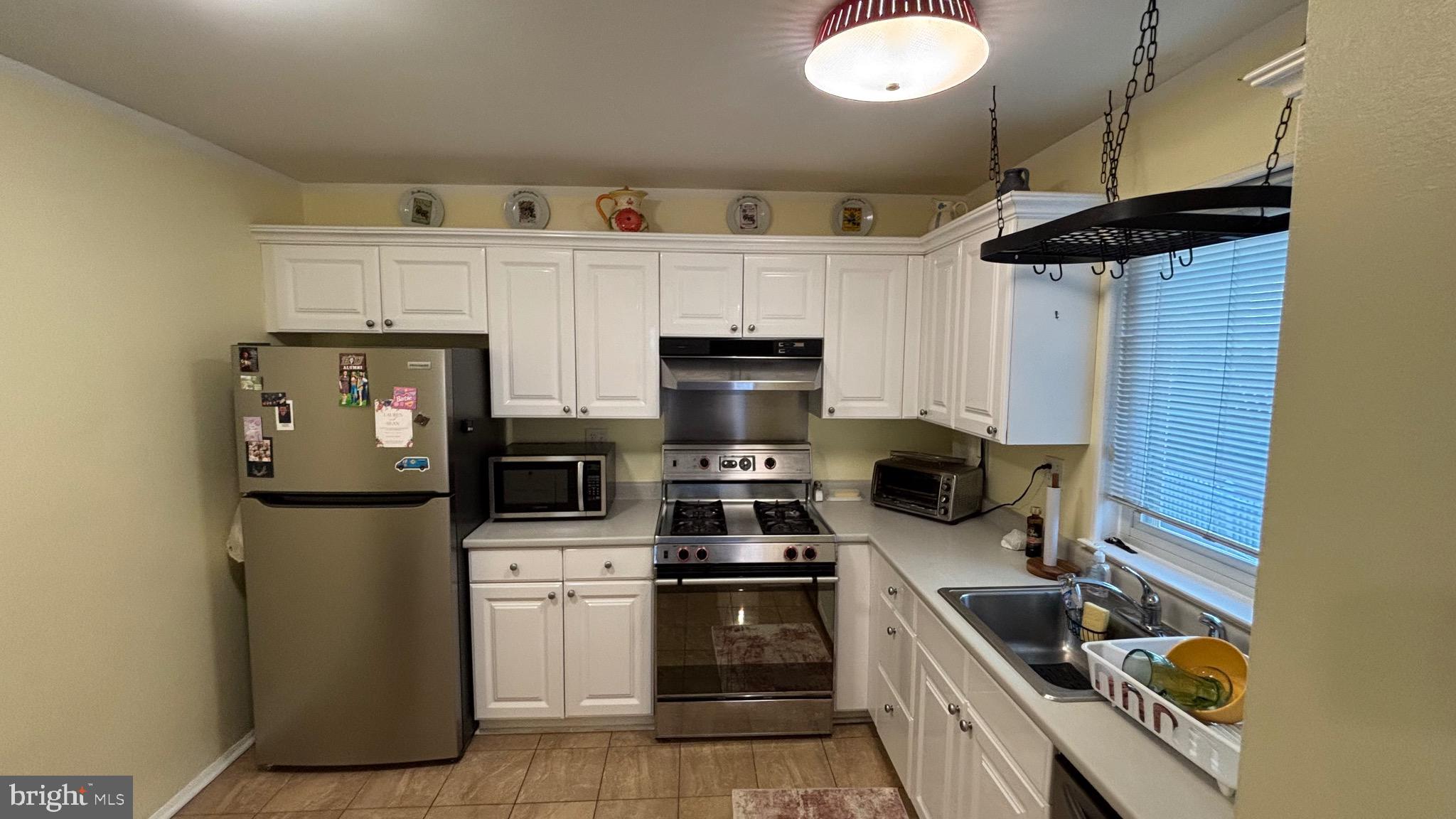 550 Arnold Street Philadelphia, PA 19111 - Photo 9 of 69