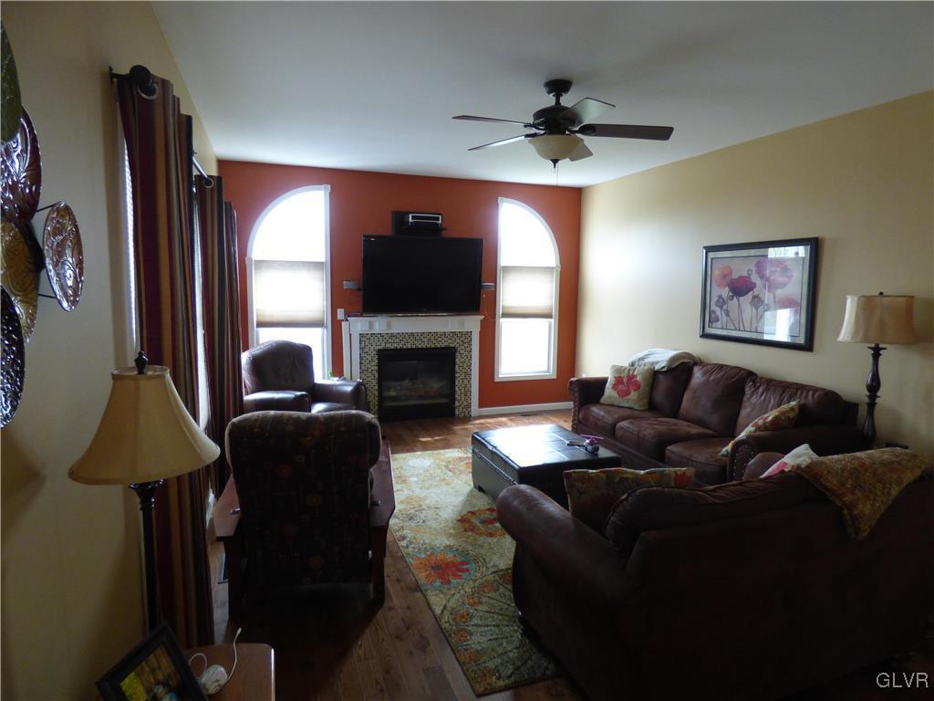 532 Stonybrook Road Nazareth, PA 18064 - Photo 4 of 8 Gallery Image 4