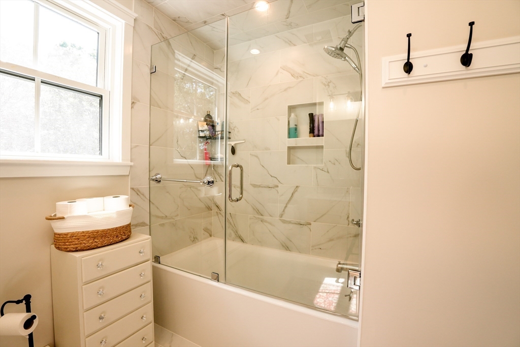 37 Trifiro Road Billerica, MA 01821 - Photo 13 of 25 Gallery Image 13