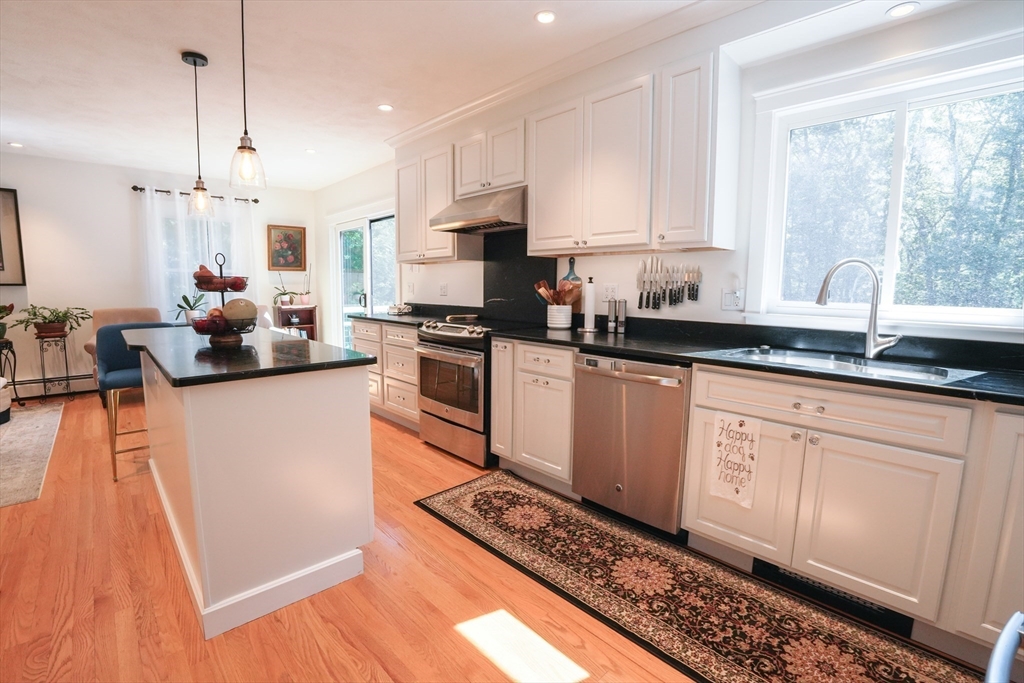 37 Trifiro Road Billerica, MA 01821 - Photo 6 of 25 Gallery Image 6
