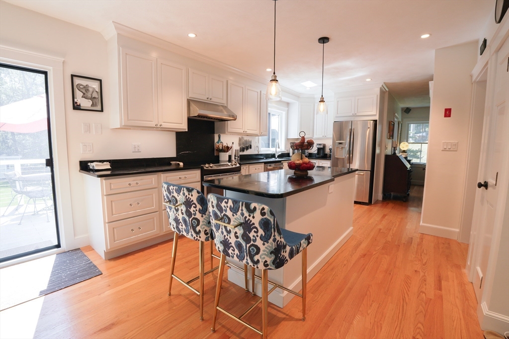 37 Trifiro Road Billerica, MA 01821 - Photo 7 of 25 Gallery Image 7