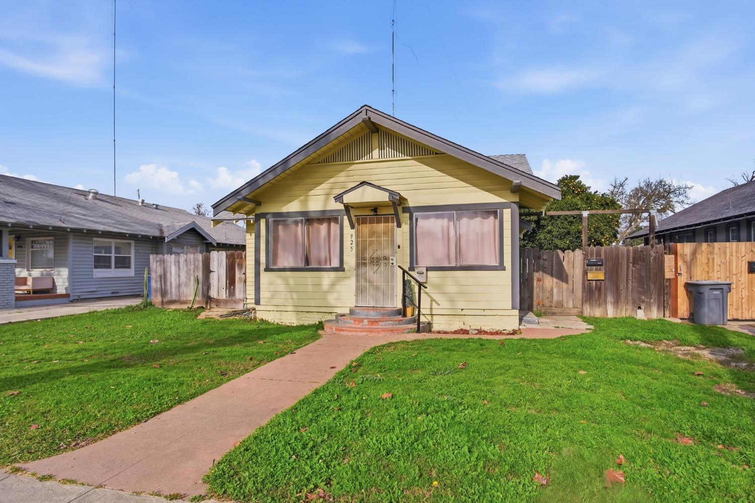 925 West 21st Street Merced, CA 95340 - Photo 2 of 39