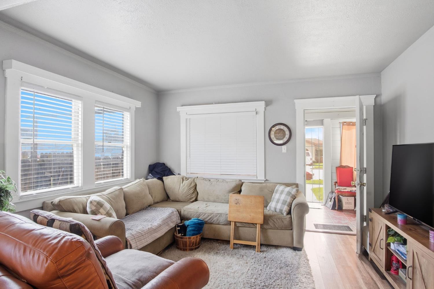 925 West 21st Street Merced, CA 95340 - Photo 4 of 39