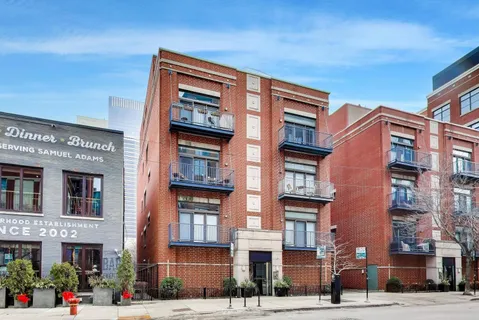 $865,000 | 321 North Jefferson Street, Unit 401, Chicago, IL 60661