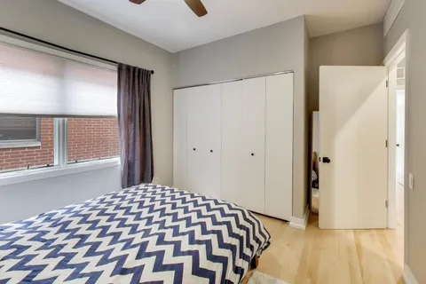 $865,000 | 321 North Jefferson Street, Unit 401, Chicago, IL 60661