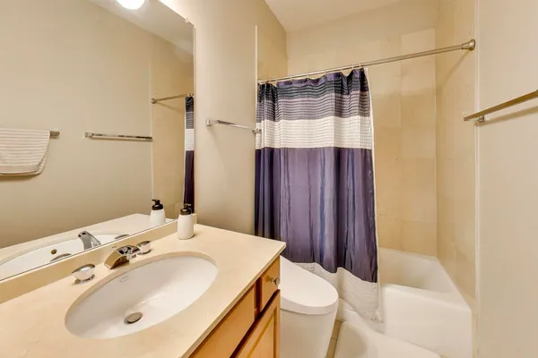 $865,000 | 321 North Jefferson Street, Unit 401, Chicago, IL 60661