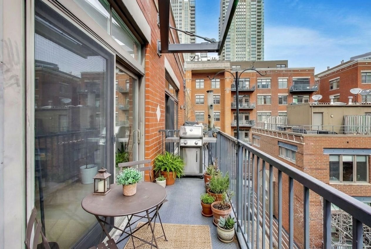 321 North Jefferson Street, Unit 401 Chicago, IL 60661 - Photo 8 of 33