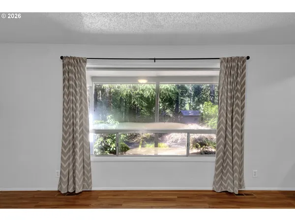 $469,900 | 56642 McKenzie Highway, Blue River, OR 97413