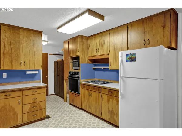 $469,900 | 56642 McKenzie Highway, Blue River, OR 97413