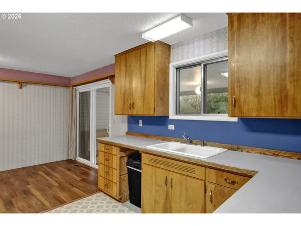 $469,900 | 56642 McKenzie Highway, Blue River, OR 97413