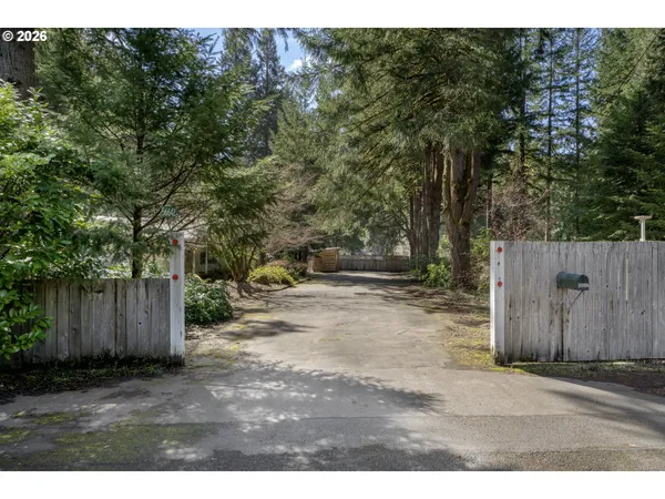 $469,900 | 56642 McKenzie Highway, Blue River, OR 97413
