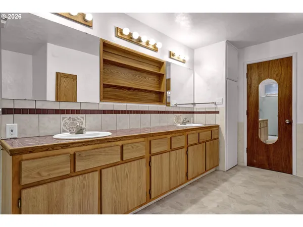 $469,900 | 56642 McKenzie Highway, Blue River, OR 97413