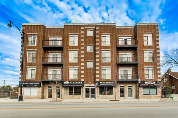 $425,000 | 5321 North Lincoln Avenue, Unit 3E, Chicago, IL 60625