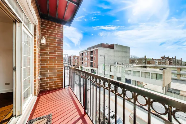 $425,000 | 5321 North Lincoln Avenue, Unit 3E, Chicago, IL 60625