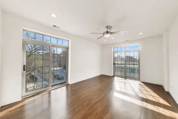 $425,000 | 5321 North Lincoln Avenue, Unit 3E, Chicago, IL 60625