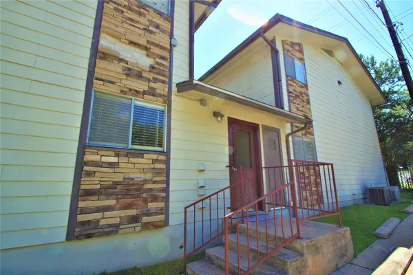 $725 | 3702 South 2nd Street, Unit 204, Austin, TX 78704