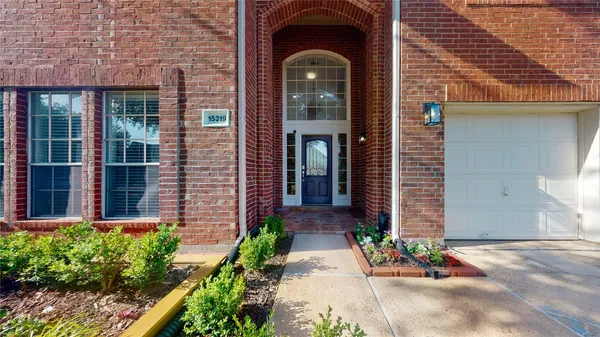 $2,599 | 15319 Cobblestone Point Court, Sugar Land, TX 77498