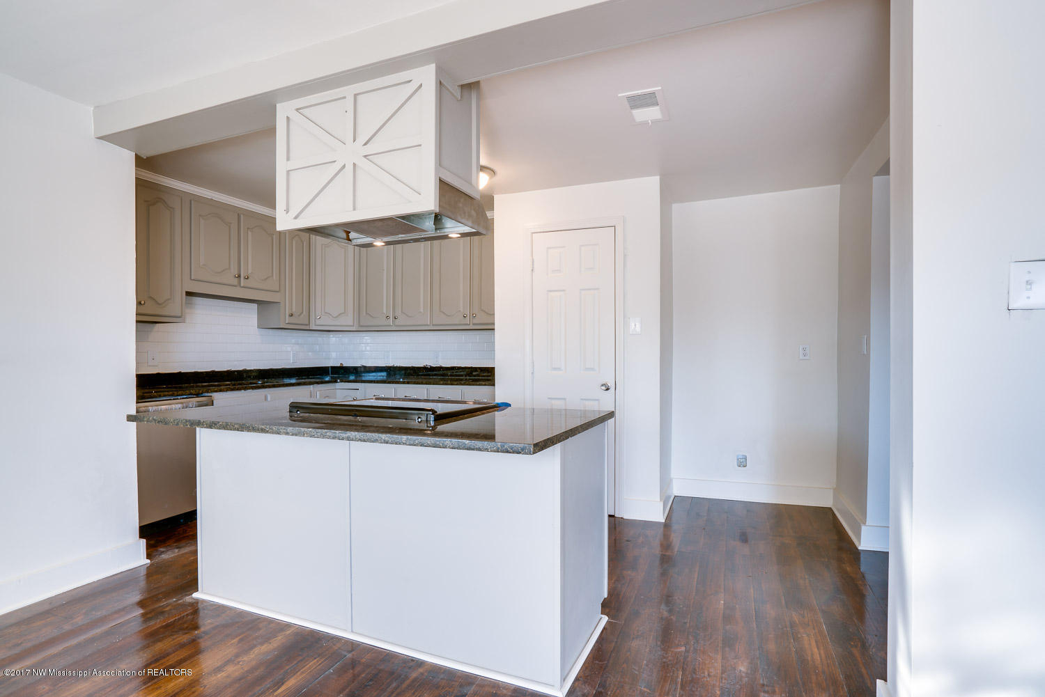 13253 Cathy Road Byhalia, MS 38611 - Photo 14 of 35 13253-Cathy-snapsold-screen-170246-12