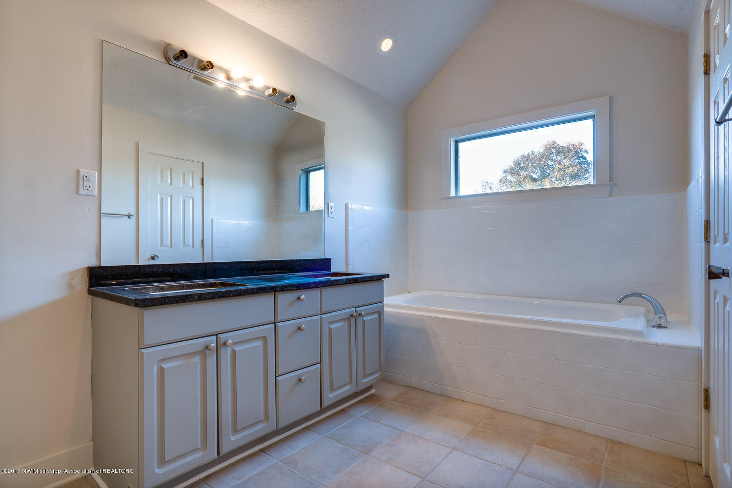 13253 Cathy Road Byhalia, MS 38611 - Photo 18 of 35 13253-Cathy-snapsold-screen-170246-17