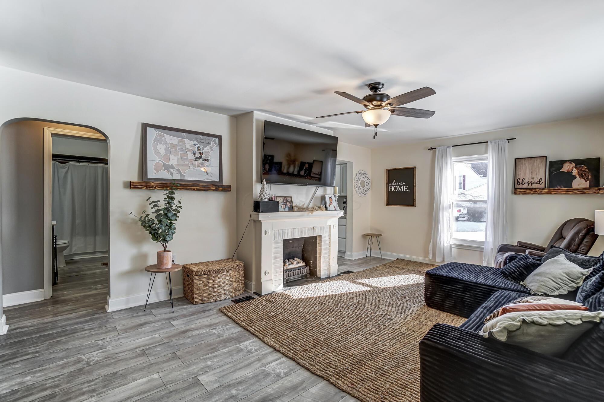 11918 London Road Orient, OH 43146 - Photo 1 of 39 007