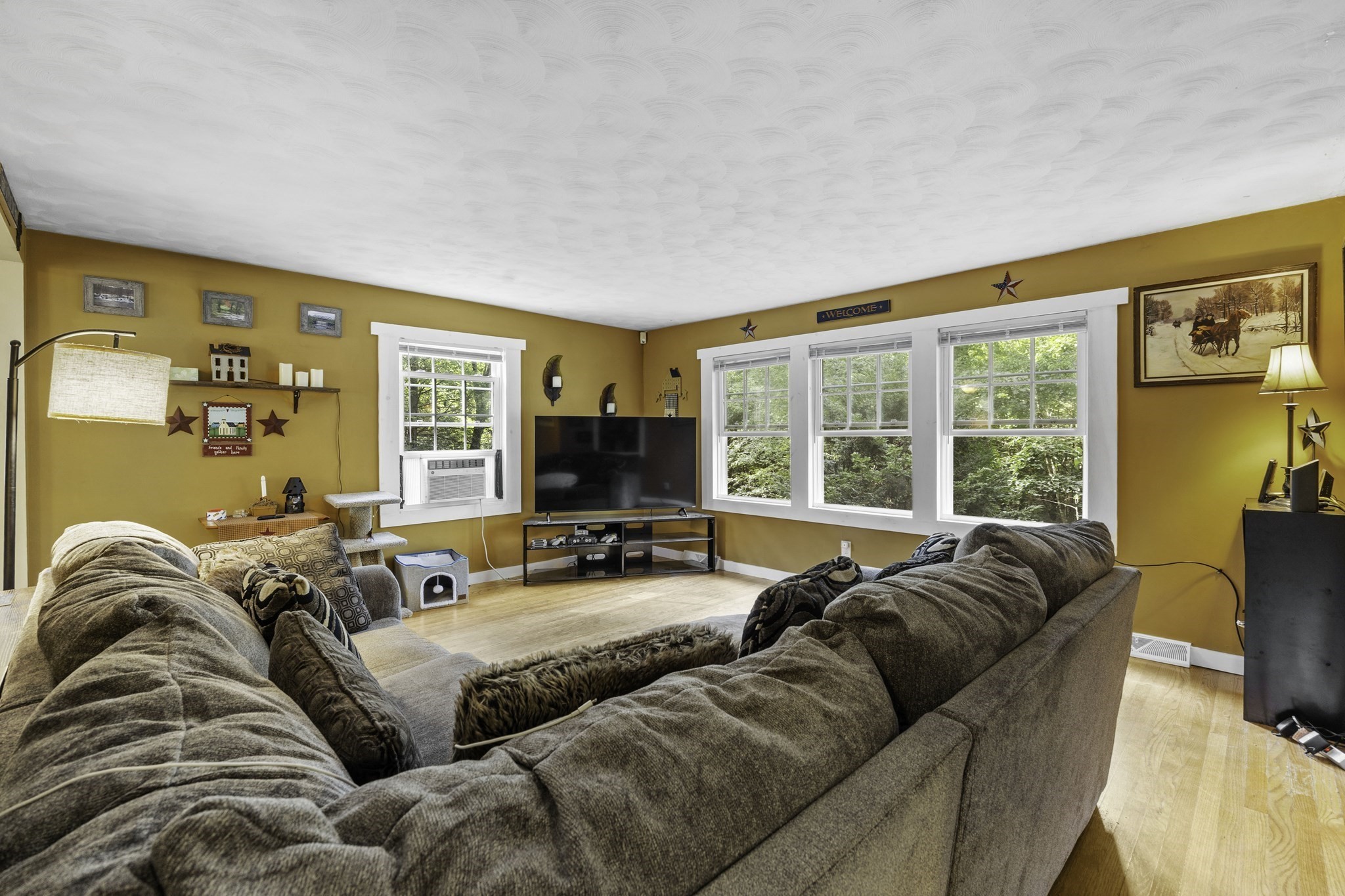 101 Wales Road Monson, MA 01057 - Photo 4 of 29 Gallery Image 4