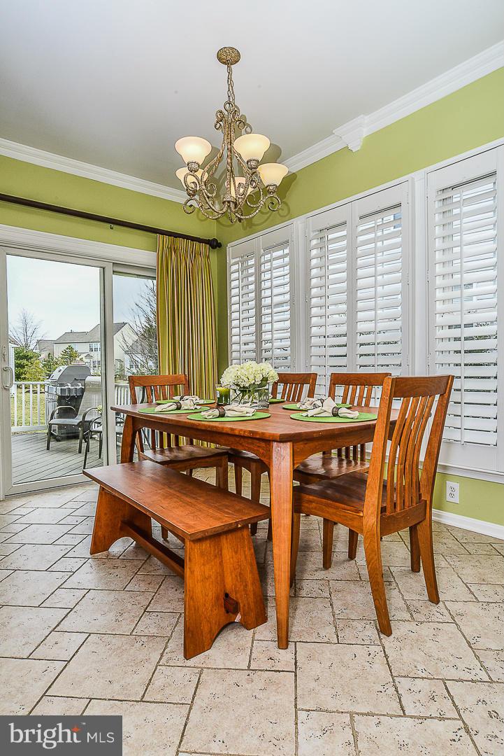 2491 Leyland Ridge Road Herndon, VA 20171 - Photo 12 of 30 Bright, sunny eat-in kitchen