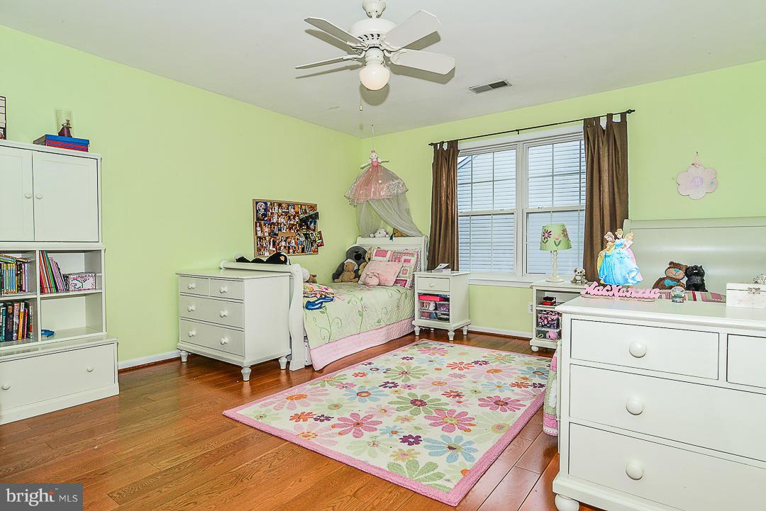 2491 Leyland Ridge Road Herndon, VA 20171 - Photo 19 of 30 Large BR with plenty of closet space