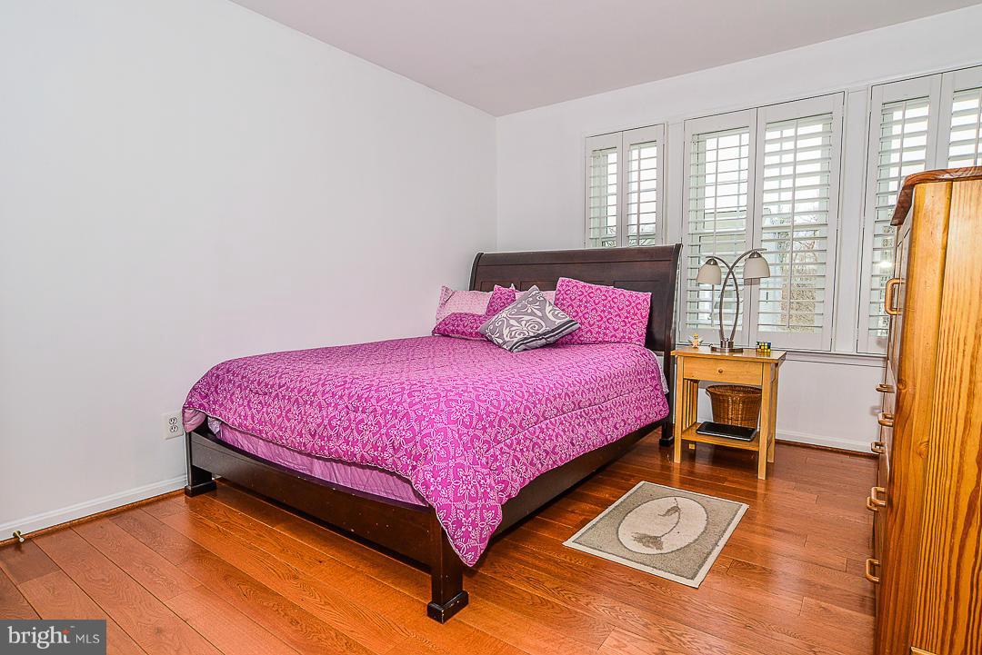 2491 Leyland Ridge Road Herndon, VA 20171 - Photo 21 of 30 Bright BR with hardwood floors