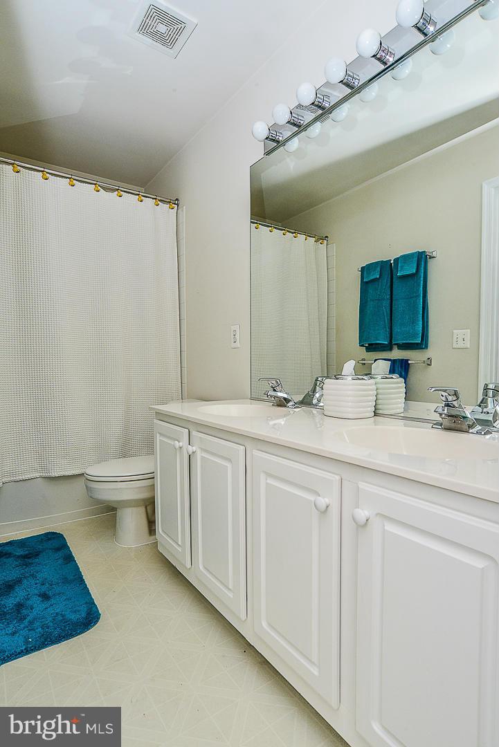 2491 Leyland Ridge Road Herndon, VA 20171 - Photo 22 of 30 Upper Level Bath with double vanities