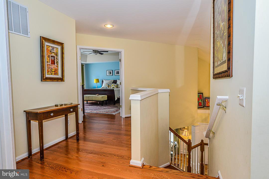 2491 Leyland Ridge Road Herndon, VA 20171 - Photo 23 of 30 Upper level landing