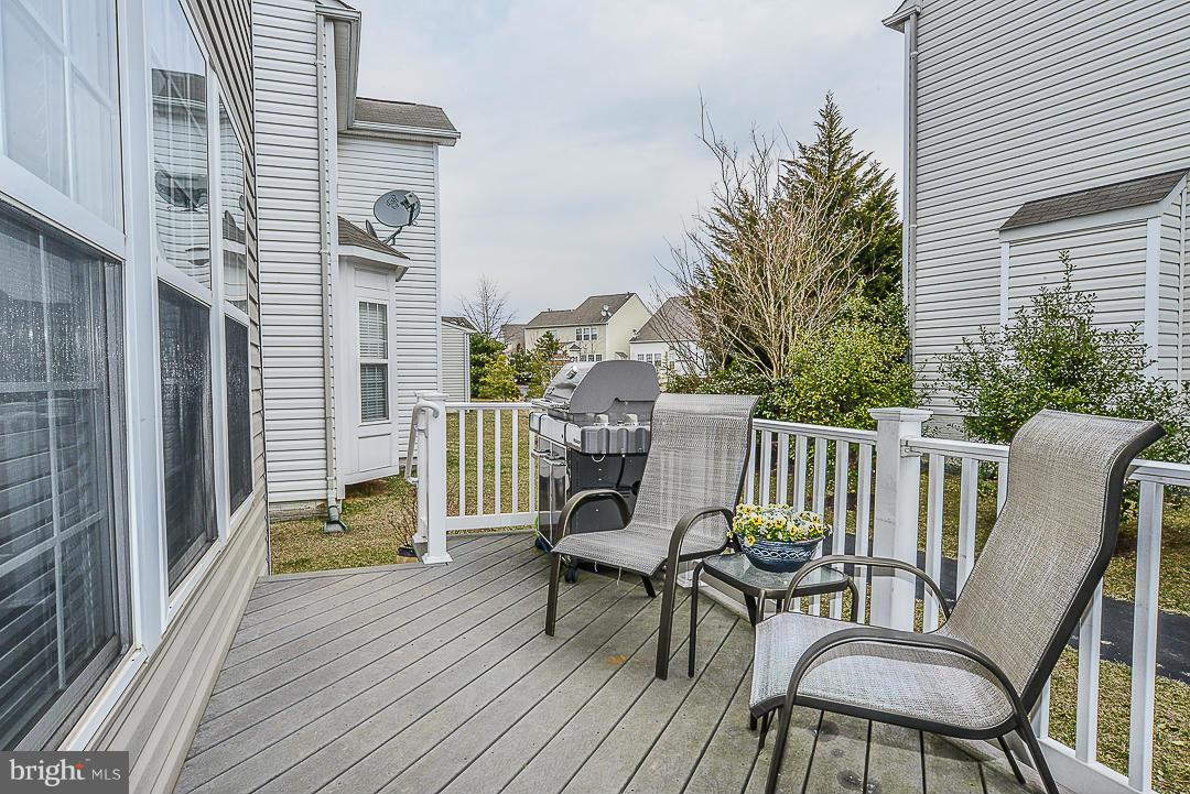 2491 Leyland Ridge Road Herndon, VA 20171 - Photo 29 of 30 9x16 Trex Deck