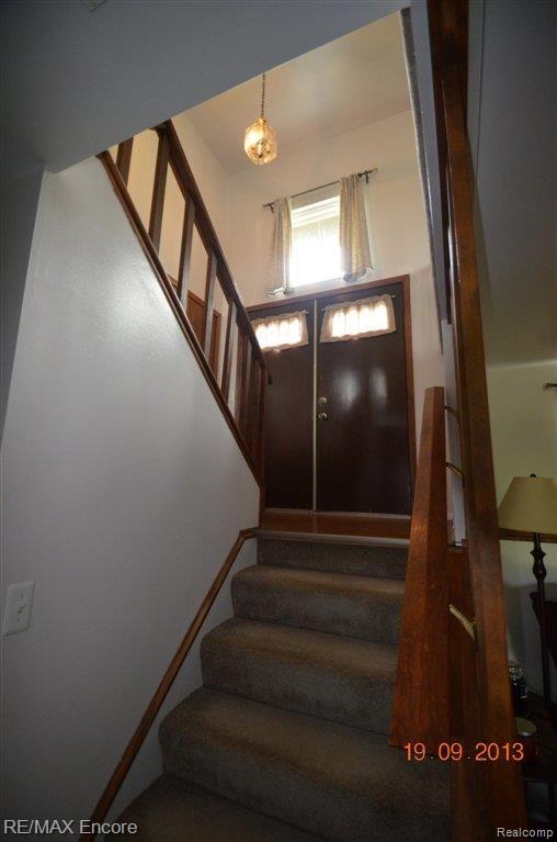 4862 Clarkston Road Clarkston, MI 48348 - Photo 26 of 28 STAIRS FOYER