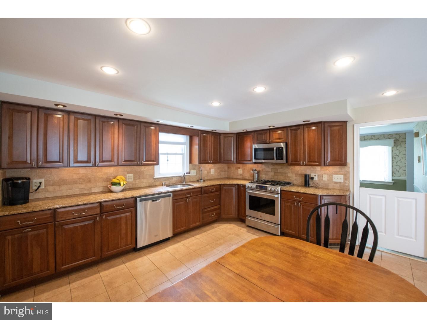 126 Atwood Road Flourtown, PA 19031 - Photo 8 of 25 Gallery Image 8
