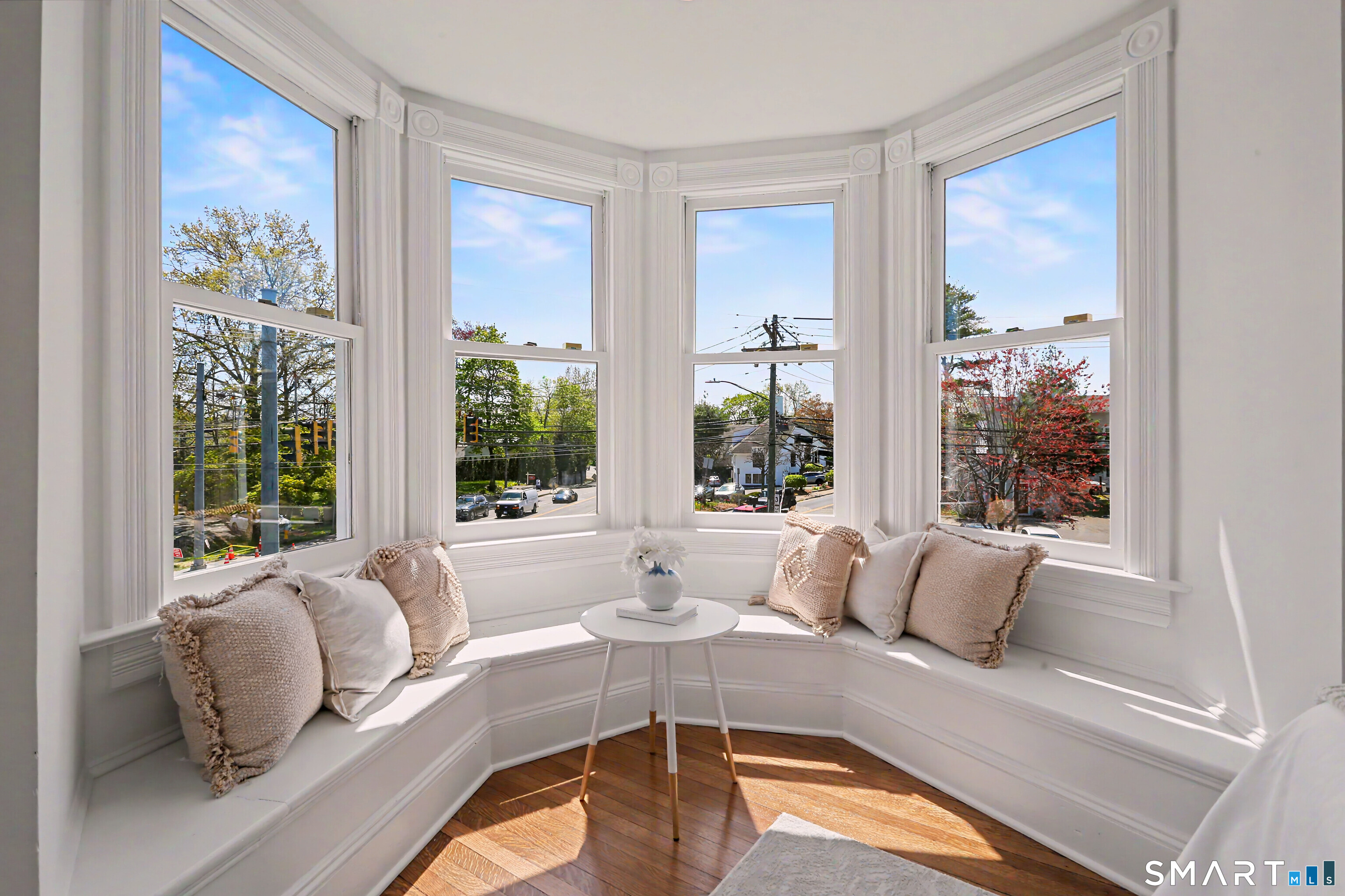 462 Riverside Avenue Westport, CT 06880 - Photo 21 of 36 second floor bedroom window seats