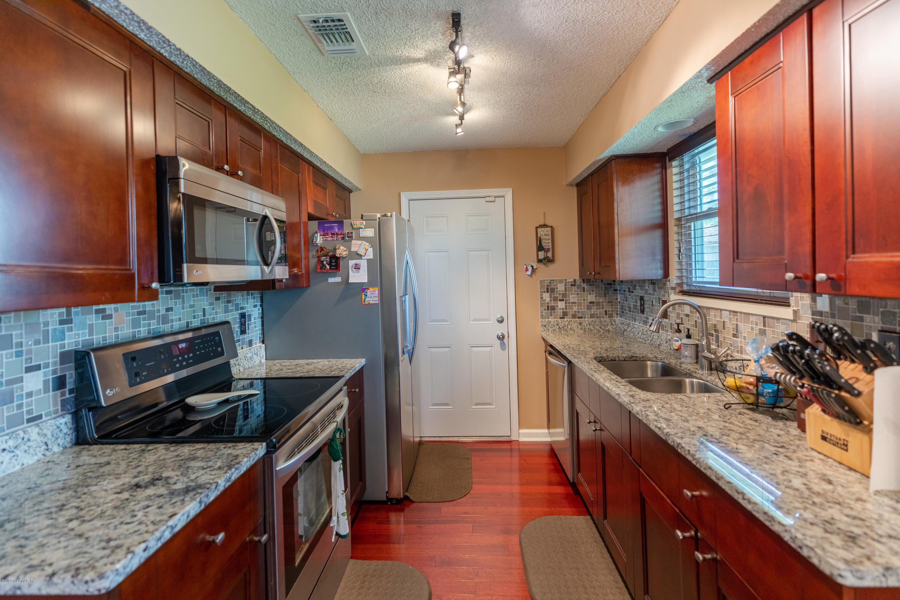 2824 Homestead Road Orange Park, FL 32065 - Photo 8 of 17 Kitchen