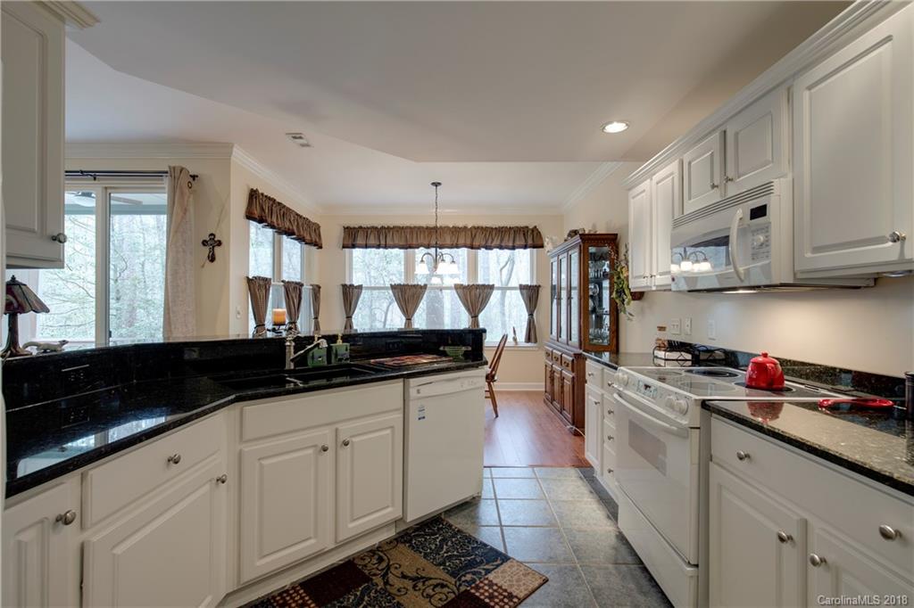 73 Ridgetop Circle, Unit 101 Brevard, NC 28712 - Photo 5 of 21 Gallery Image 5