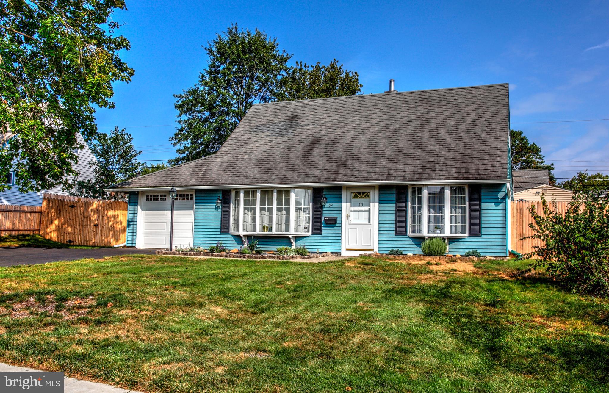 10 Canna Road Levittown, PA 19057 - Photo 1 of 34 Gallery Image 1