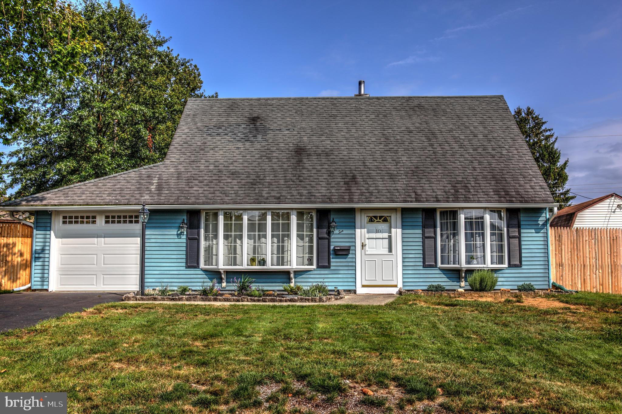 10 Canna Road Levittown, PA 19057 - Photo 3 of 34 Gallery Image 3