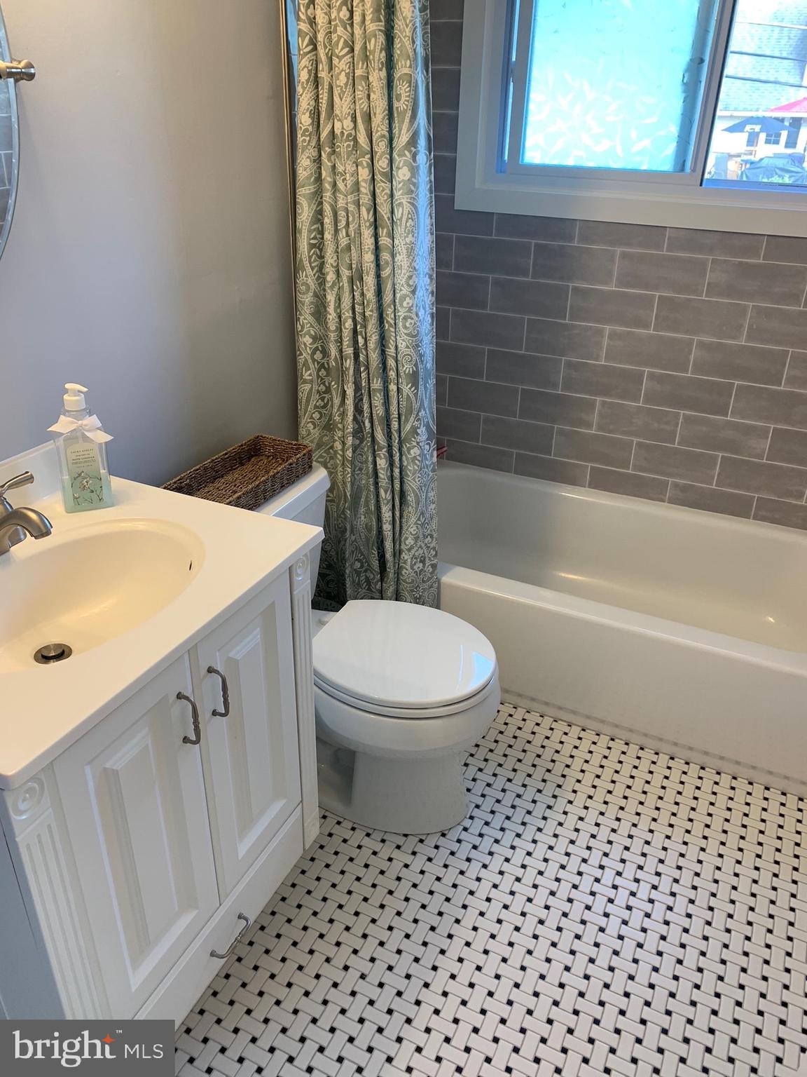 10 Canna Road Levittown, PA 19057 - Photo 23 of 34 Gallery Image 23